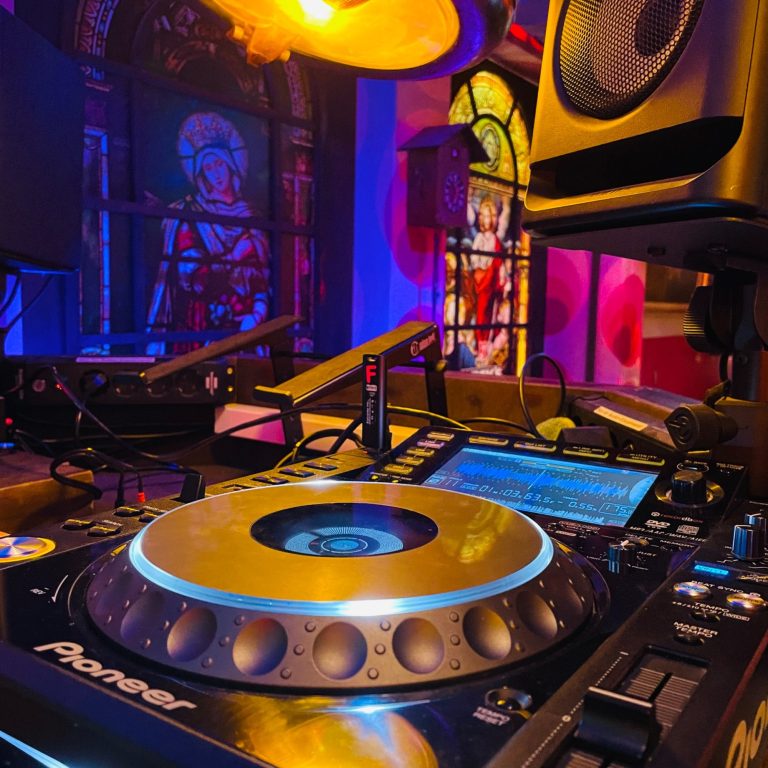 Party- und Veranstaltungstechnik mieten – Lautsprecher, Licht, Video & DJ-Equipment Pioneer CDJ & DJM Party- und Veranstaltungstechnik mieten – Lautsprecher, Licht, Video & DJ-Equipment